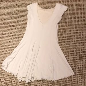 Super cute creamy-white light ruffled dress